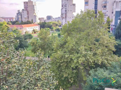 Prodaja, trosoban stan, 100m², Blok 5, Podgorica - image 2