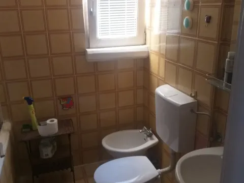 Izdavanje, jednosoban stan, 55m², Centar, Bar - image 9