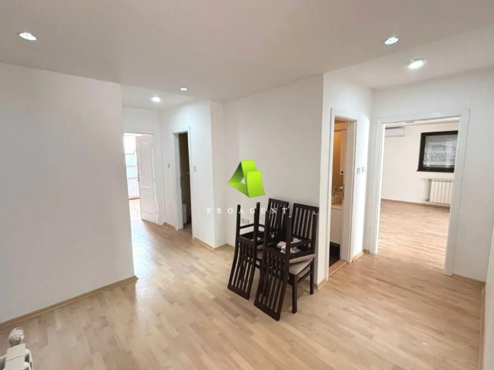 Prodaja, četvorosoban stan, 149m², Pantelej, Niš