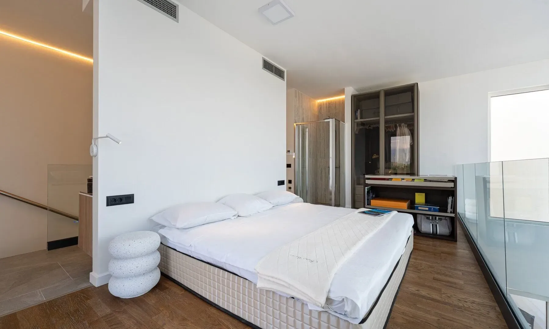 Rent, one bedroom apartment, 144m², Krašići, Tivat