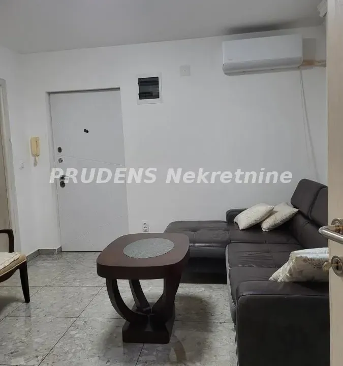 Rent, three bedroom apartment, 70m², Stari Grad, Beograd