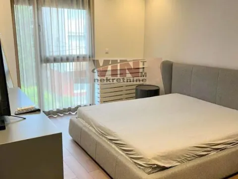 Prodaja, trosoban stan, 121m², Vračar, Šid - image 12