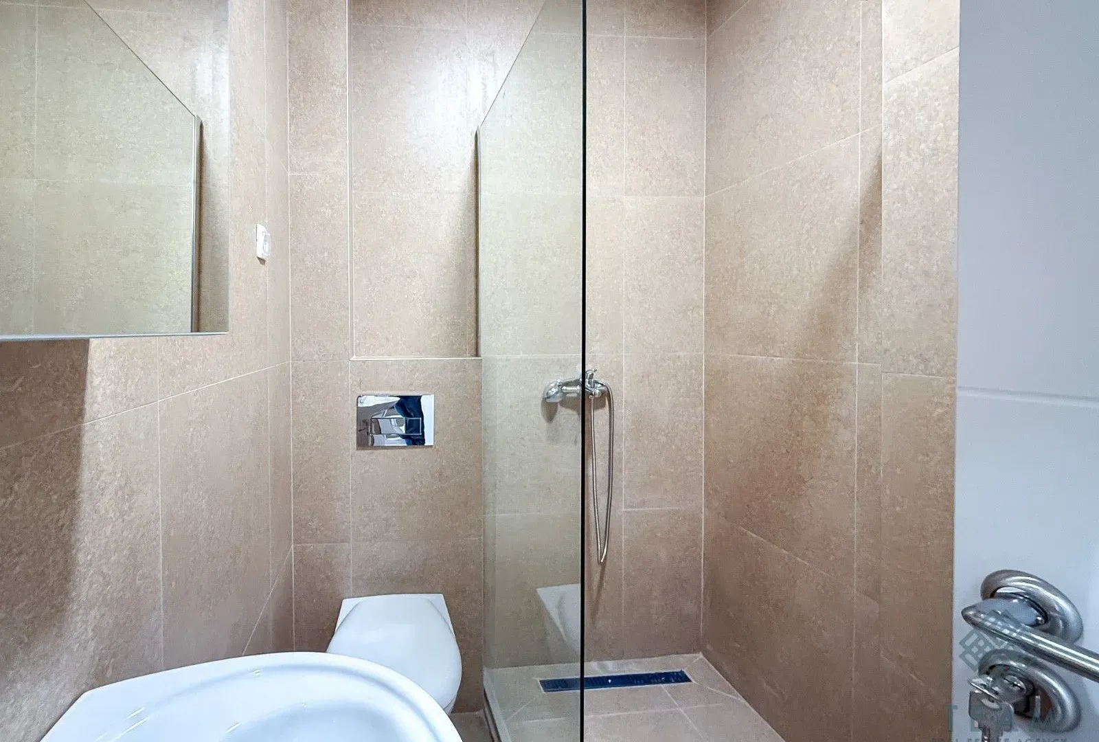 Rent, studio apartment, 21m², Tološi, Podgorica