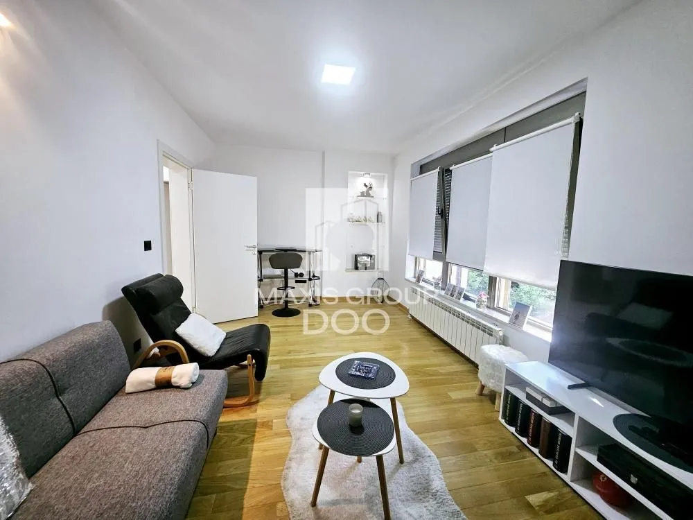 Izdavanje, kuća, 303m², Košutnjak, Beograd