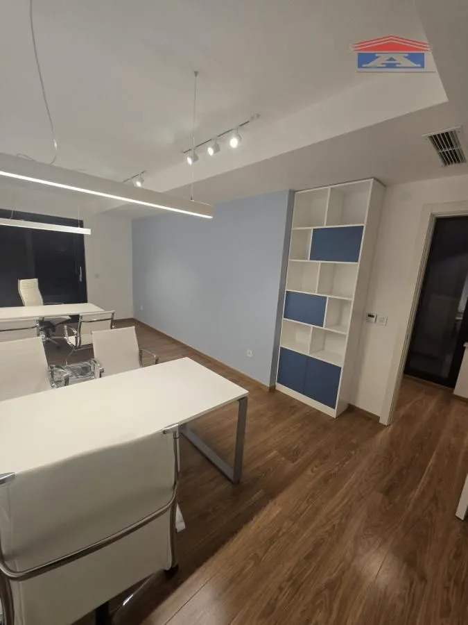 Prodaja, trosoban stan, 101m², Centar, Novi Sad