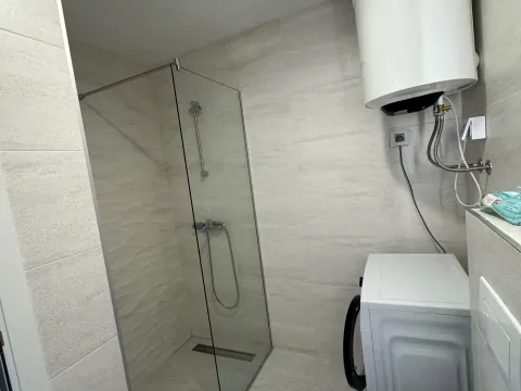 Rent, one bedroom apartment, 40m², Stari Aerodrom, Podgorica - image 10
