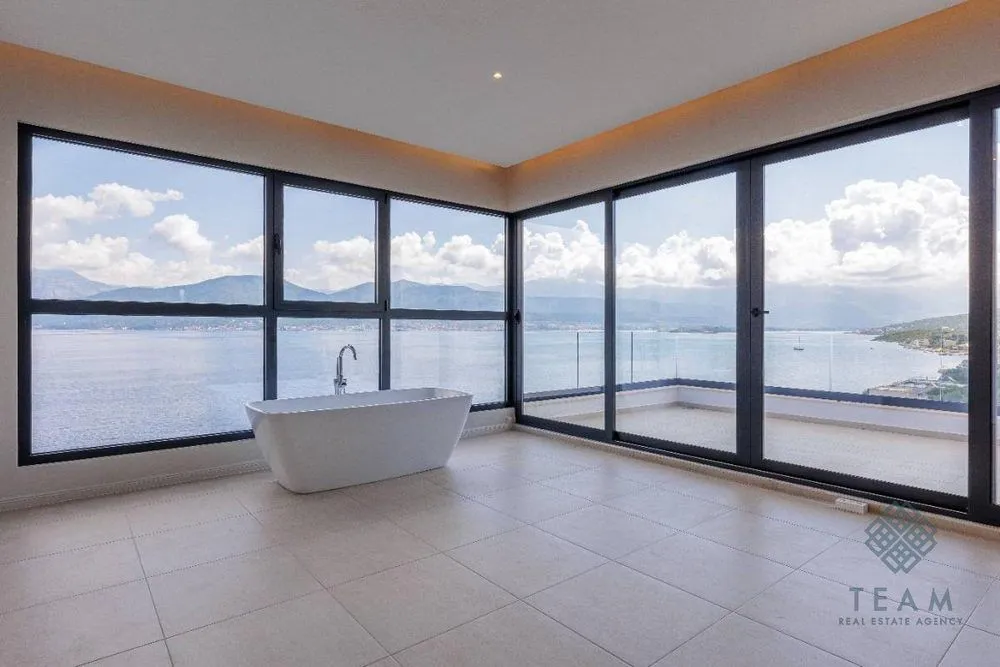 Sale, house, 315m², Krašići, Tivat