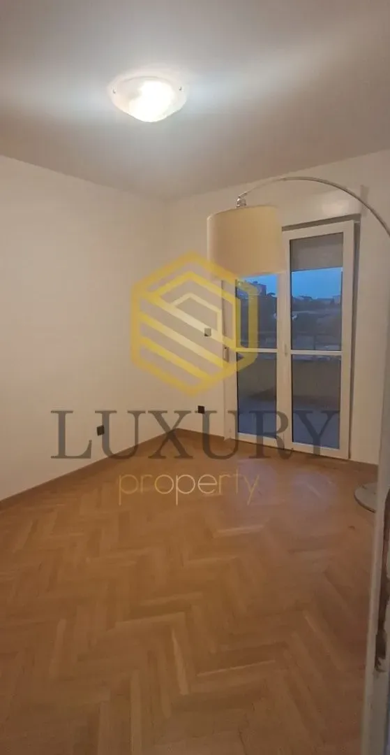 Izdavanje, dvosoban stan, 74m², Ljubović, Podgorica