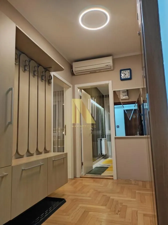Izdavanje, dvosoban stan, 45m², Novi Sad, Srbija