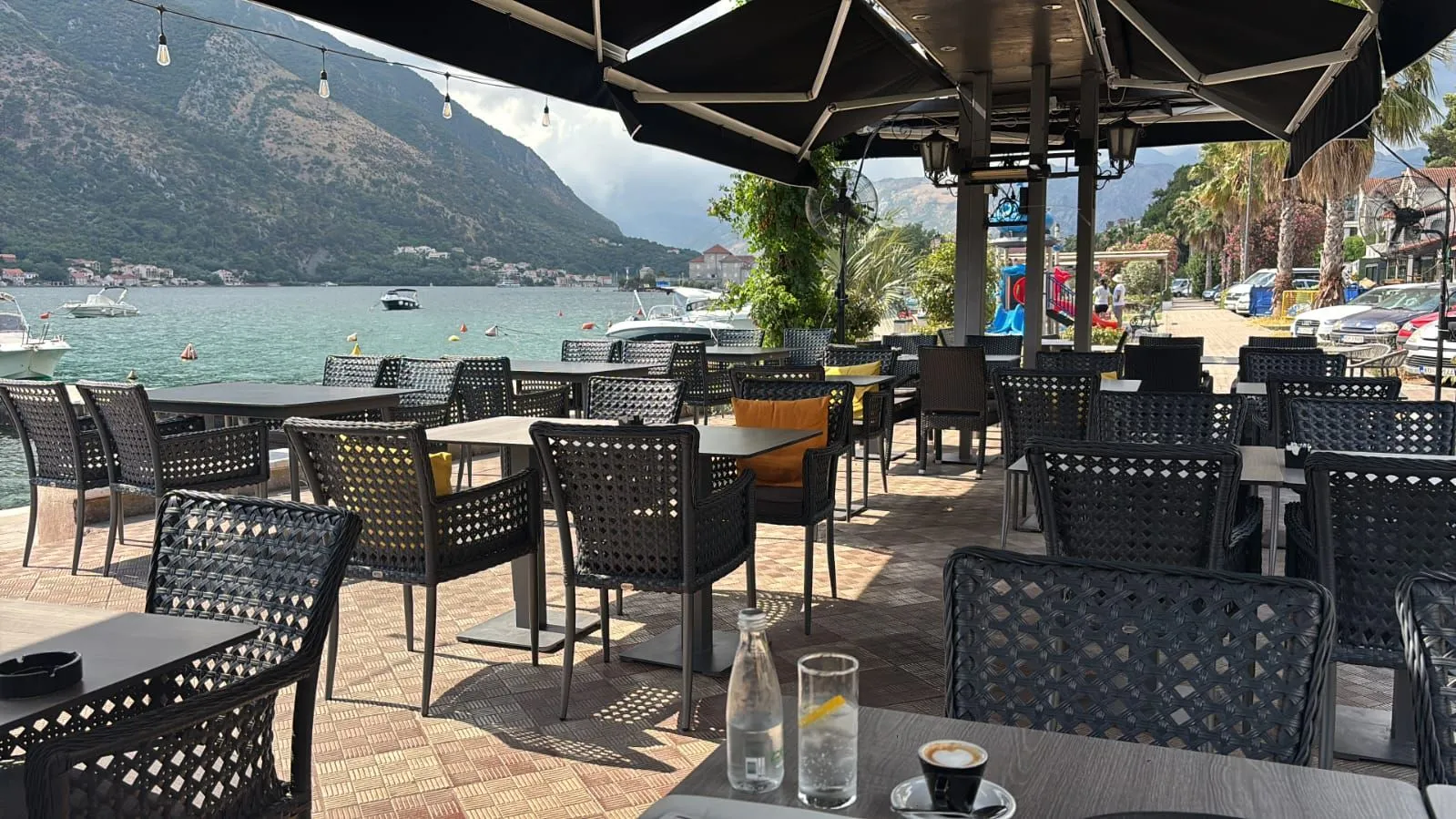 Rent, hospitality venue, 100m², Dobrota, Kotor