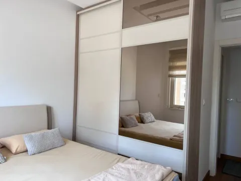 Izdavanje, dvosoban stan, 60m², Centar, Budva - image 9