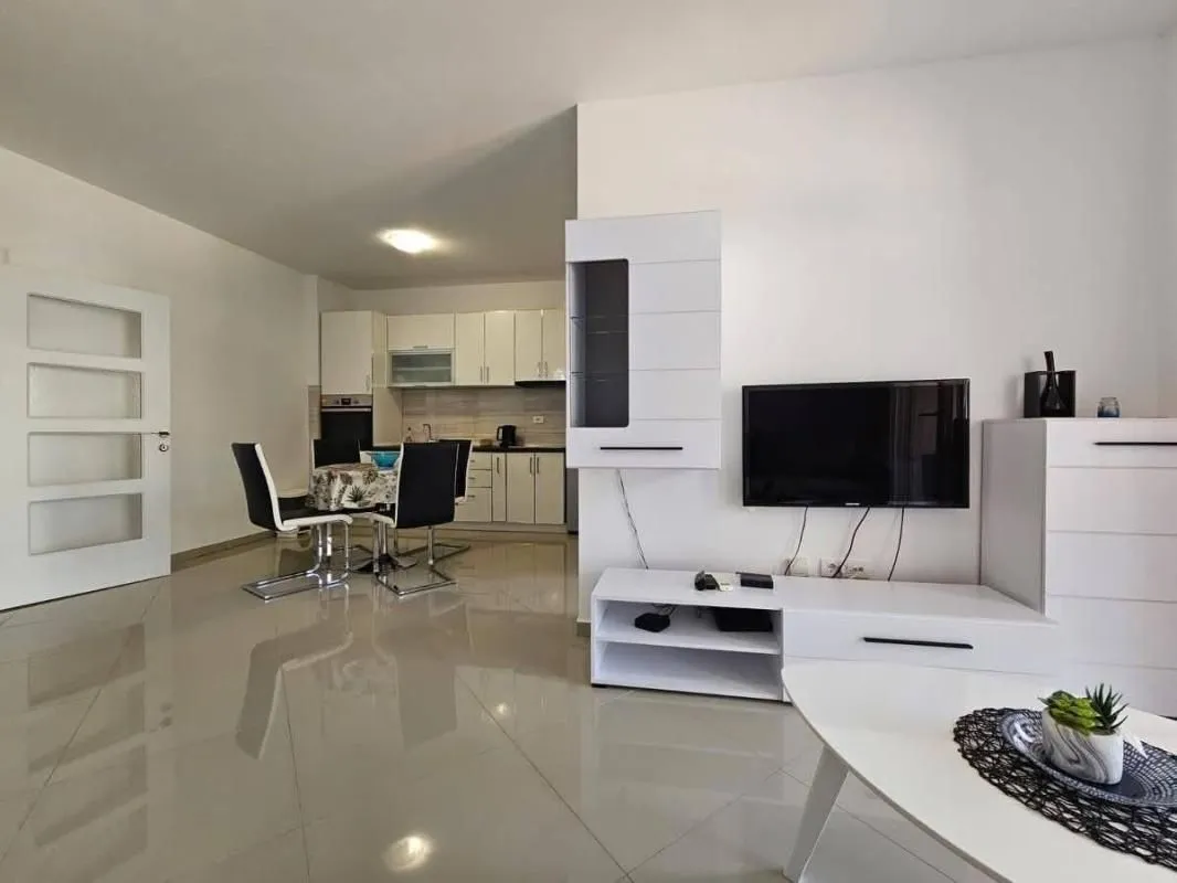 Sale, one bedroom apartment, 59m², Šušanj, Bar