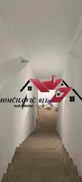 Sale, office space, 222m², Voždovac, Voždovac Sve Podlokacije