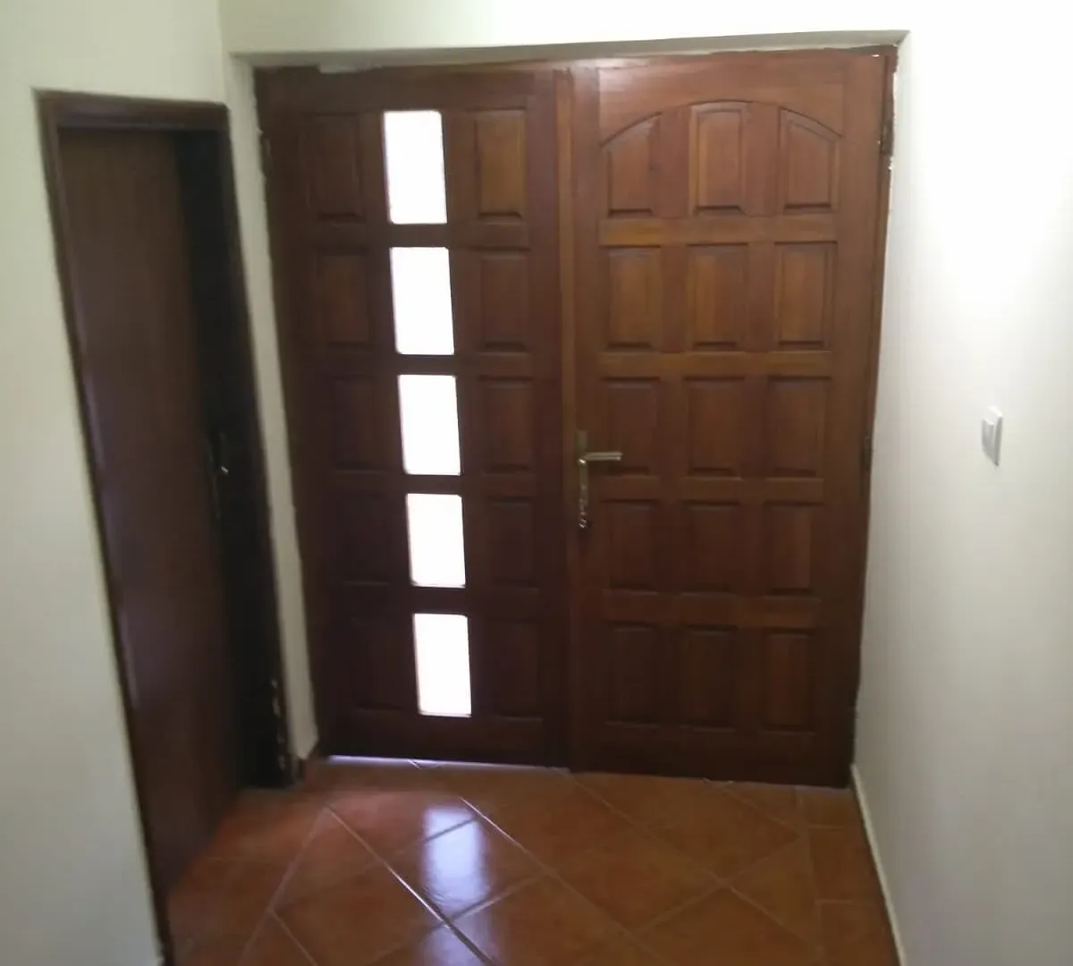 Prodaja, kuća, 340m², Tološi, Podgorica