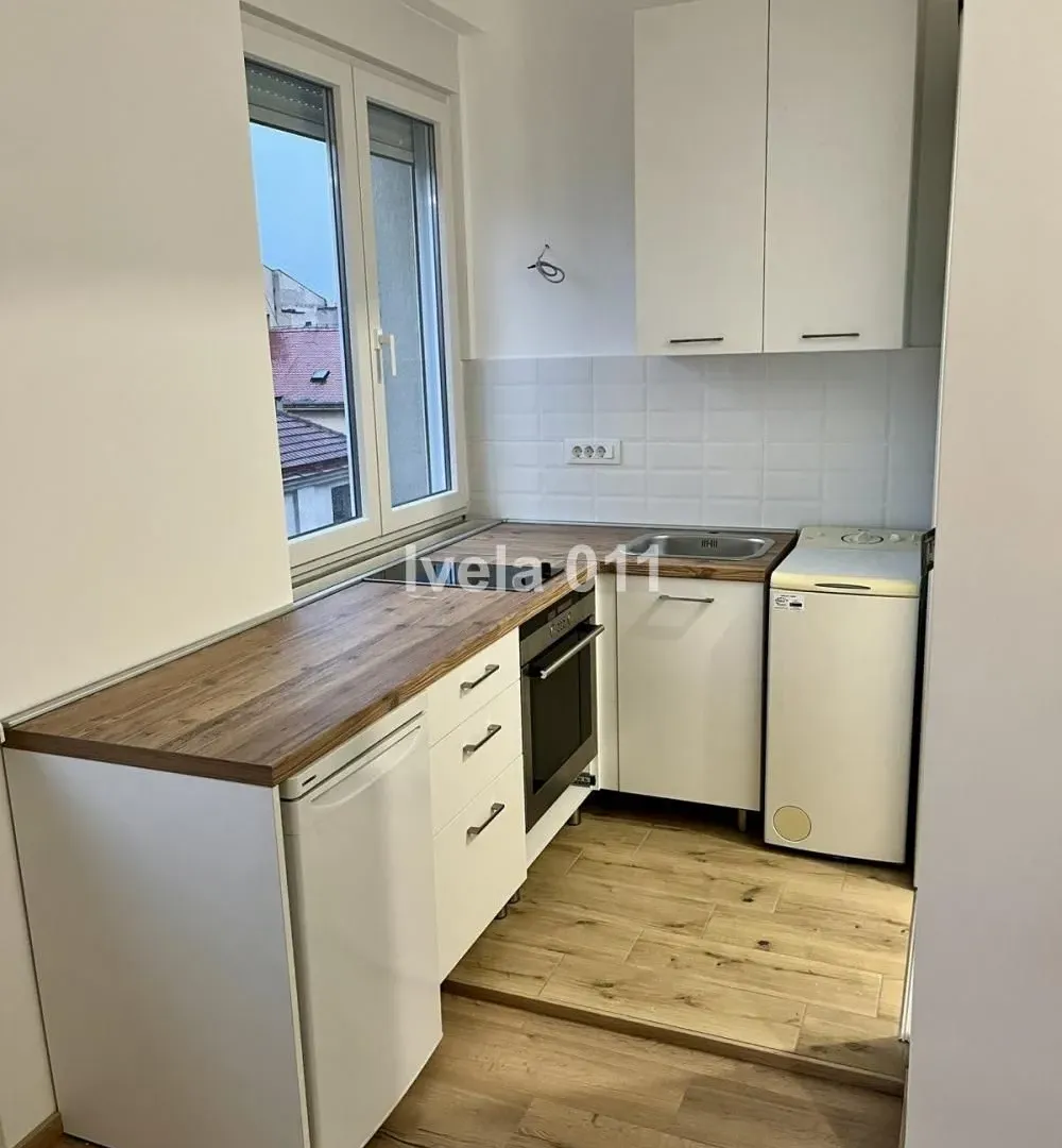 Izdavanje, stan, 24m², Stari Grad, Beograd