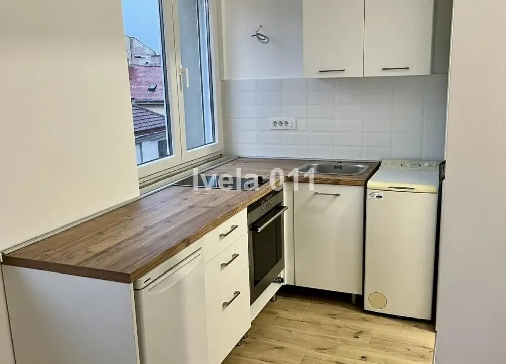 Izdavanje, stan, 24m², Stari Grad, Beograd