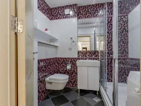 Sale, two bedroom apartment, 90m², Budva, Crna Gora - image 12