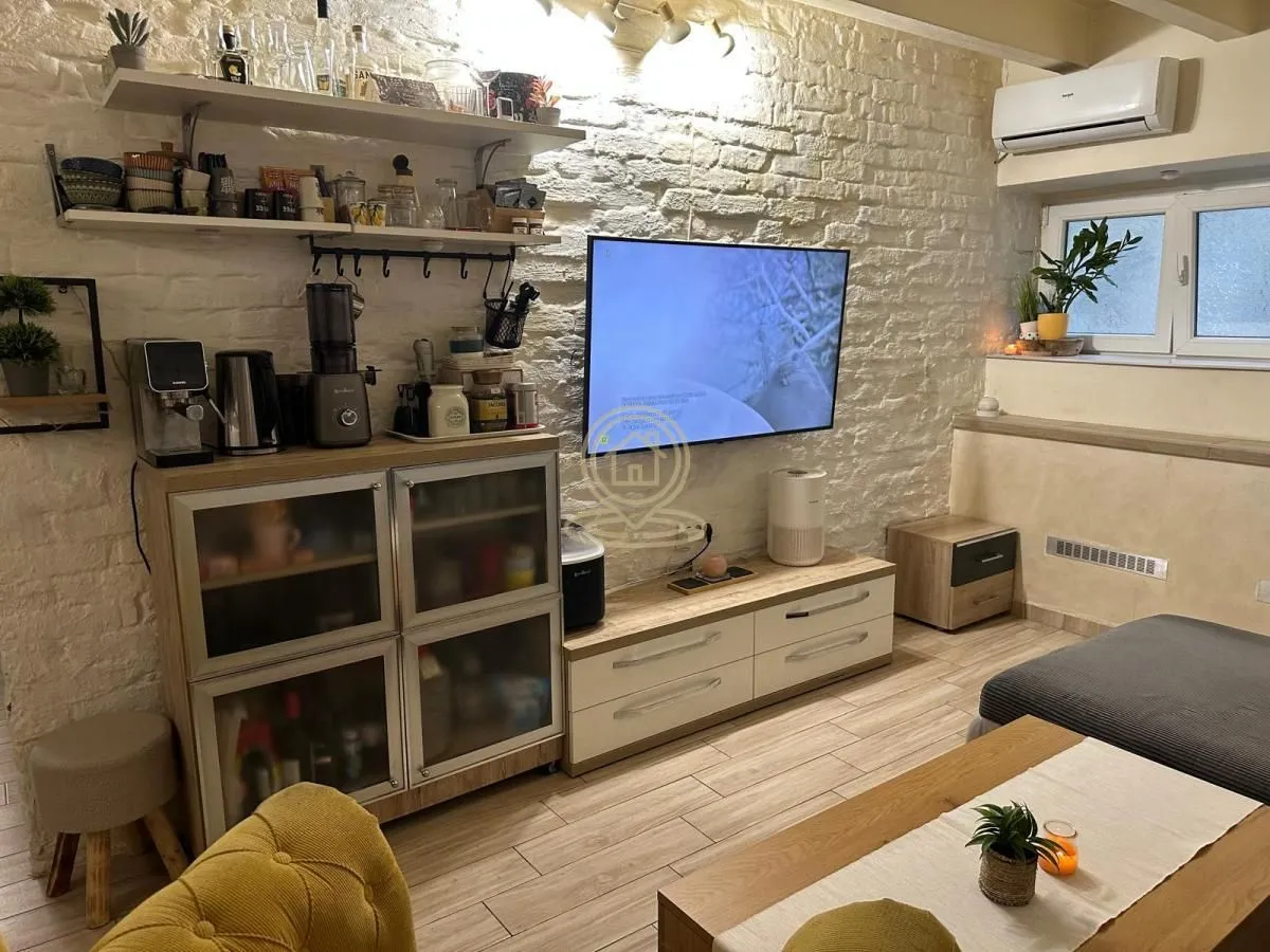 Prodaja, dvosoban stan, 33m², Centar, Novi Sad