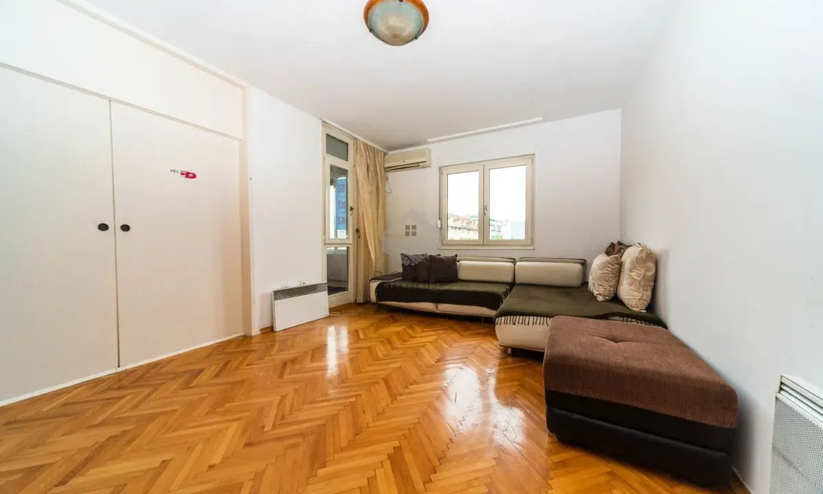 Prodaja, dvosoban stan, 76m², Stari Aerodrom, Podgorica