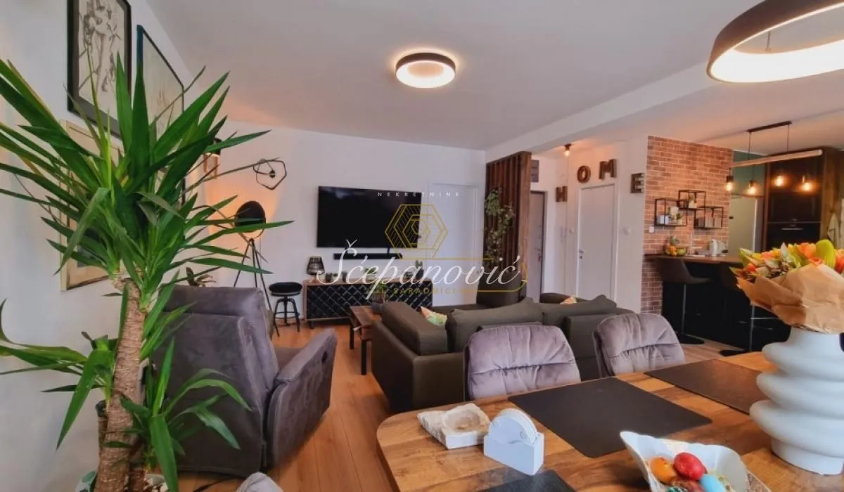 Prodaja, četvorosoban stan, 100m², Adice, Novi Sad Sve Podlokacije