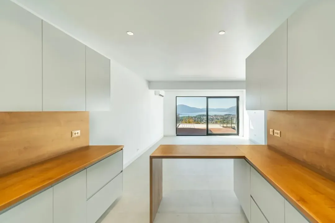 Prodaja, trosoban stan, 120m², Tivat, Crna Gora