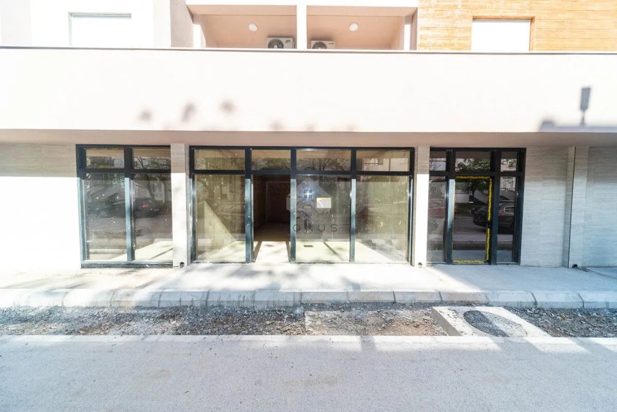 Rent, office space, 100m², Stari Aerodrom, Podgorica