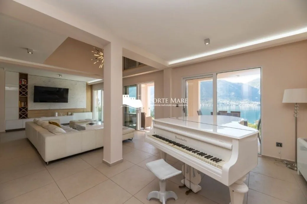 Prodaja, kuća, 300m², Sveti Stasije, Kotor