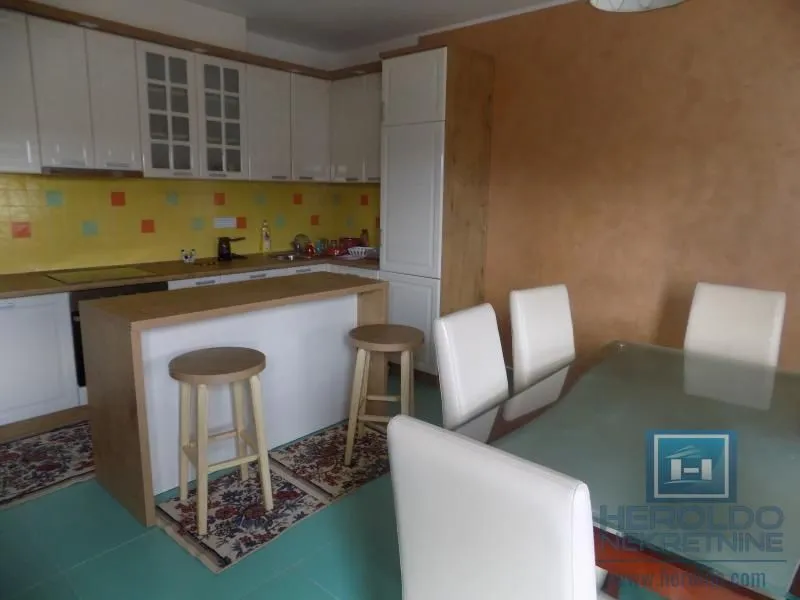 Sale, office space, 360m², Paraćin, Srbija