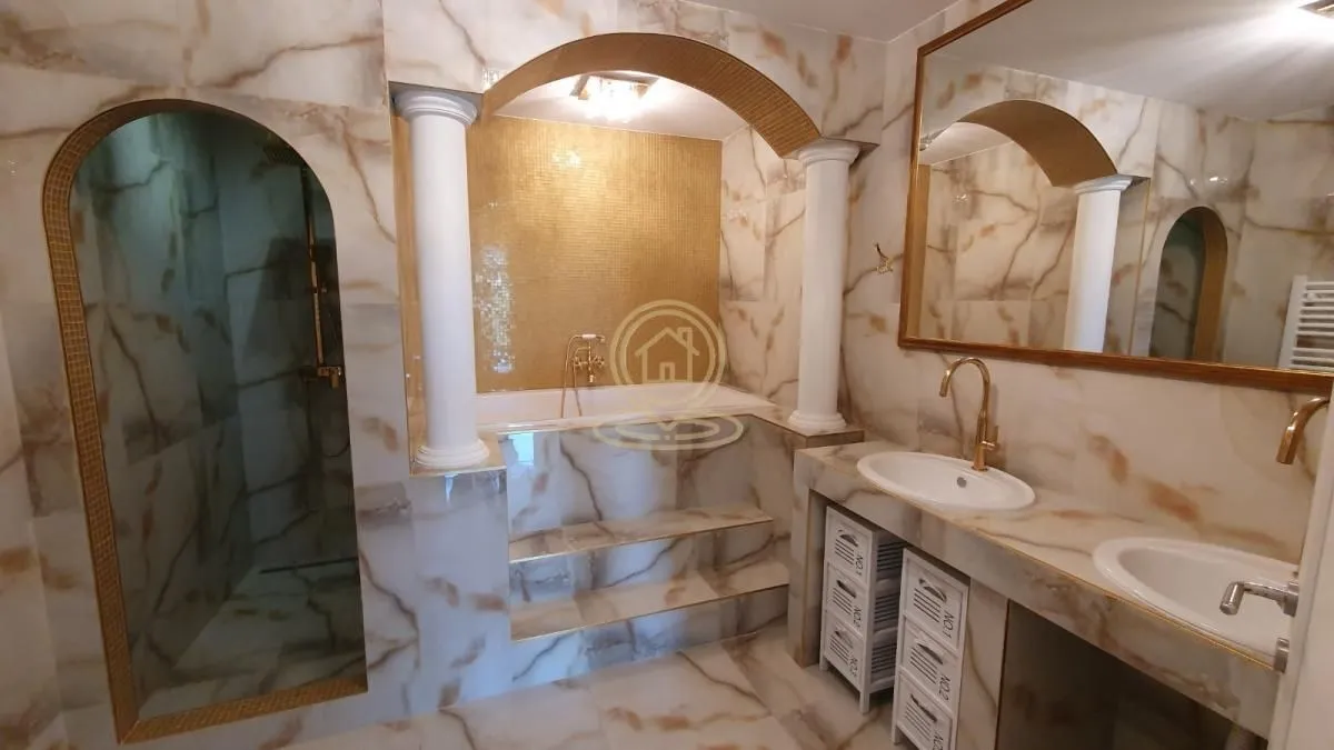 Izdavanje, poslovni prostor, 500m², Čukarica, Beograd