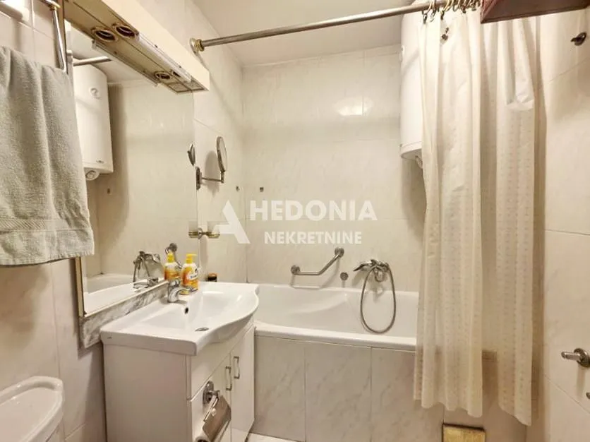 Prodaja, dvosoban stan, 58m², Novi Beograd Blok 28, Novi Beograd Sve Podlokacije