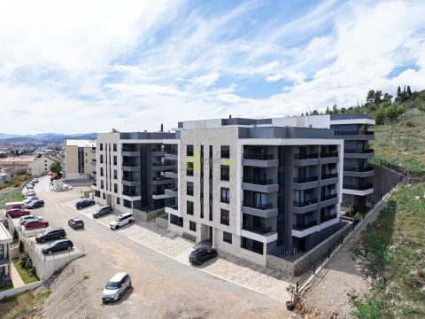 Prodaja, garsonjera, 37m², Gorica C, Podgorica - image 17