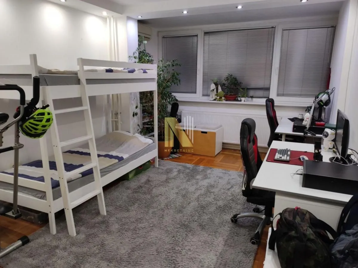 Prodaja, trosoban stan, 75m², Grbavica, Novi Sad Sve Podlokacije