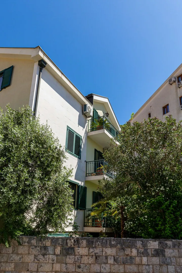 Prodaja, kuća, 287m², Lazi, Budva
