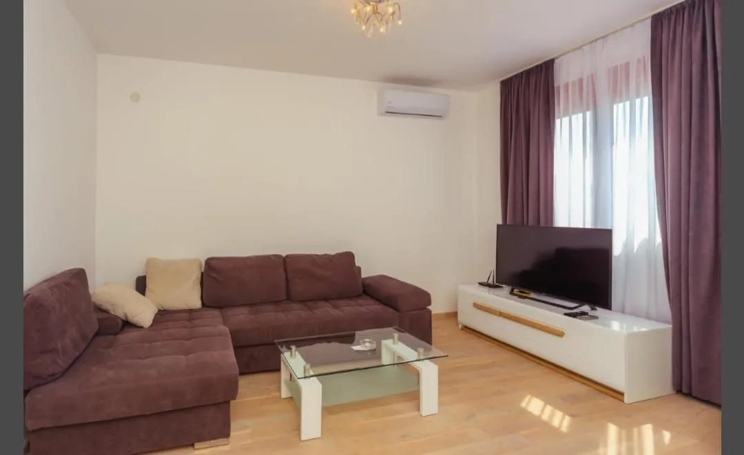 Rent, two bedroom apartment, 55m², Petrovac, Budva