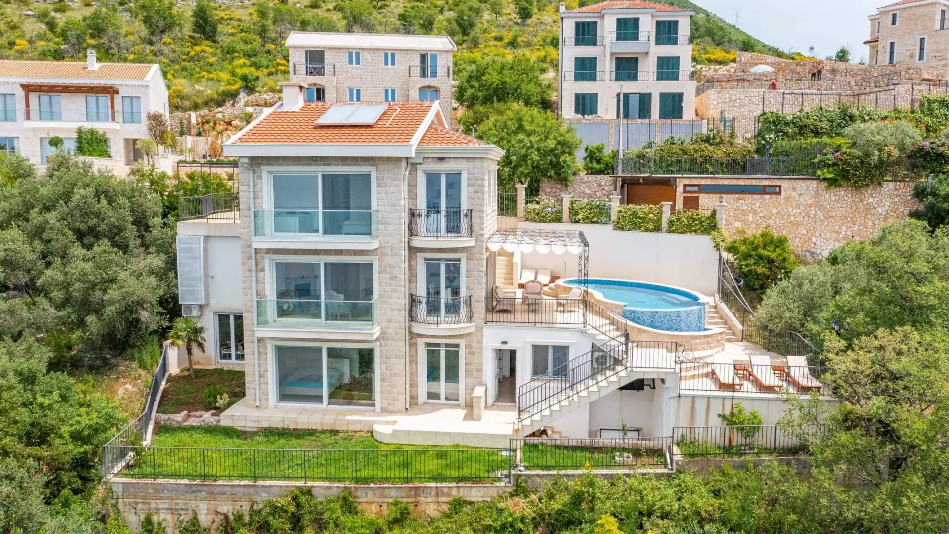 Sale, house, 270m², Reževići, Budva