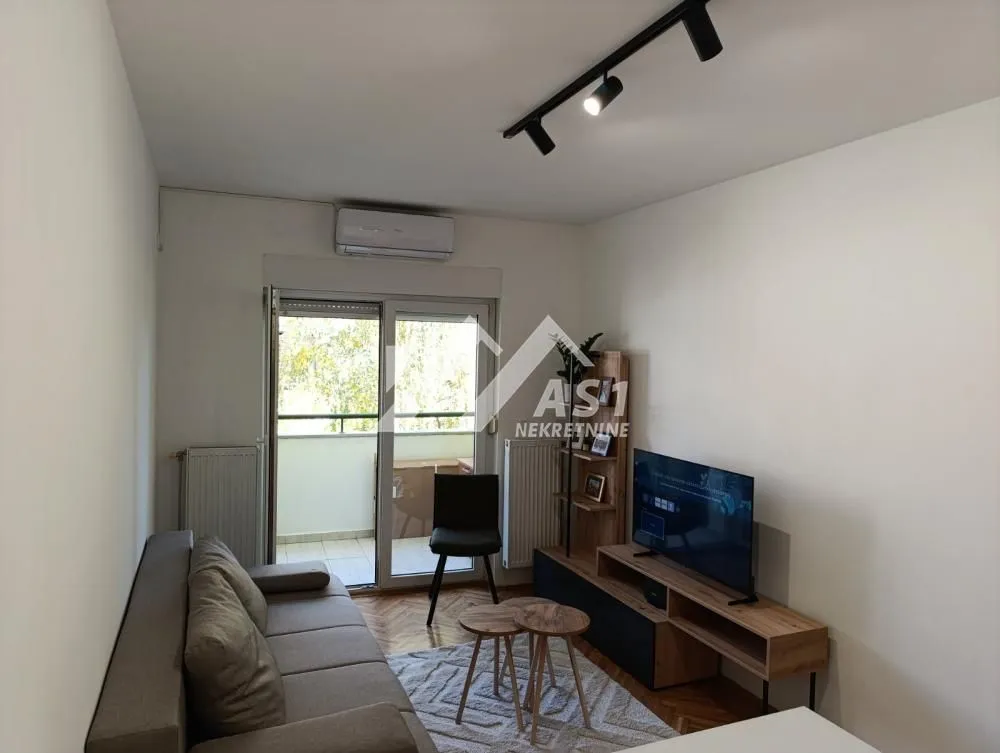 Izdavanje, stan, 30m², Rotkvarija, Novi Sad Sve Podlokacije