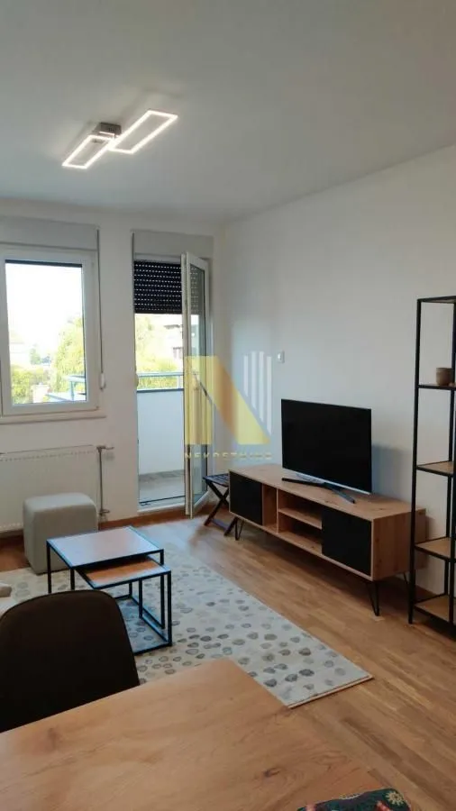 Izdavanje, dvosoban stan, 42m², Petrovaradin, Novi Sad