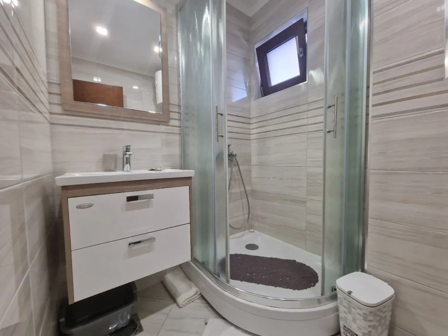 Rent, studio apartment, 35m², Budva, Crna Gora