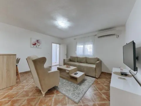 Izdavanje, jednosoban stan, 55m², Dobre Vode, Bar - image 10