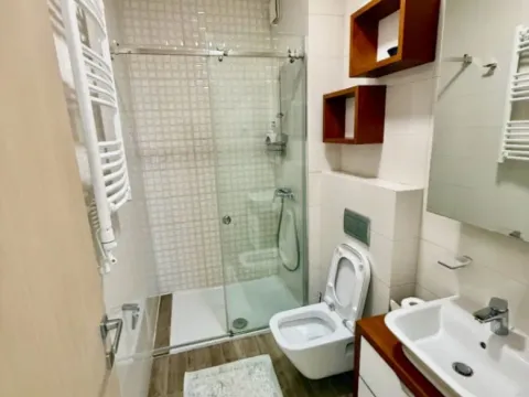 Izdavanje, trosoban stan, 100m², City Kvart, Podgorica - image 9
