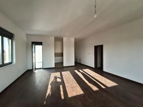 Prodaja, četvorosoban stan, 140m², Sremska Kamenica, Petrovaradin - image 7