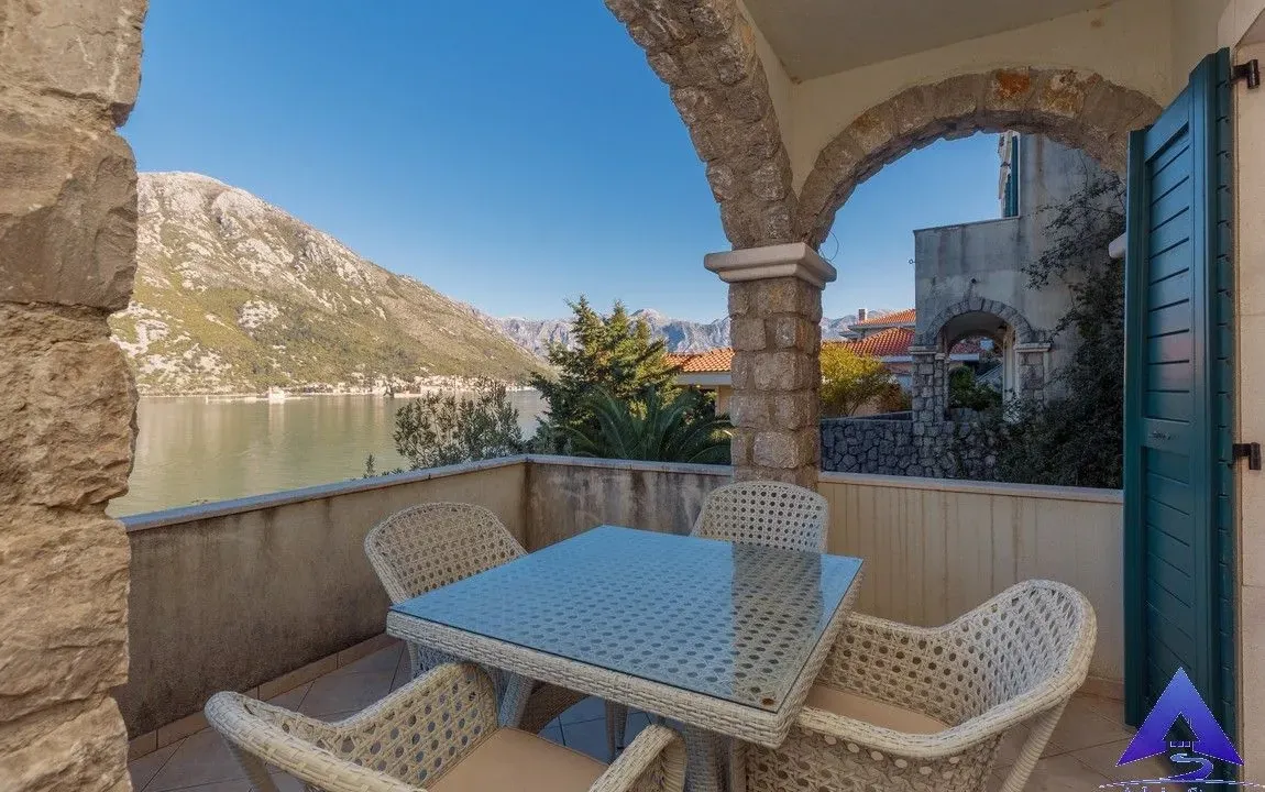 Sale, two bedroom apartment, 84m², Kostanjica, Kotor