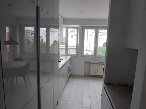 Izdavanje, trosoban stan, 70m², Vračar Hram, Vračar Sve Podlokacije - image 14