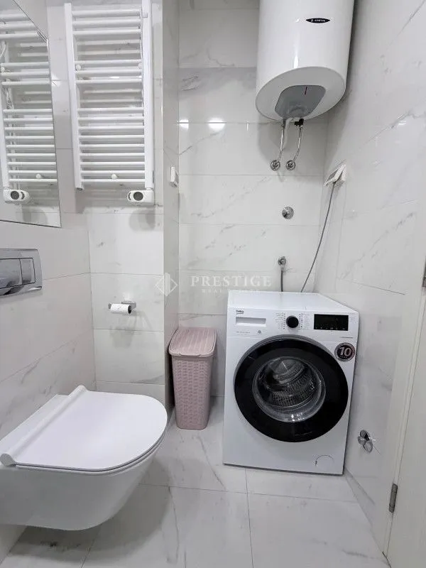 Izdavanje, jednosoban stan, 50m², Central Point, Podgorica