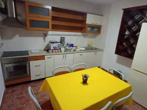 Izdavanje, stan, 54m², Centar, Bar - image 10