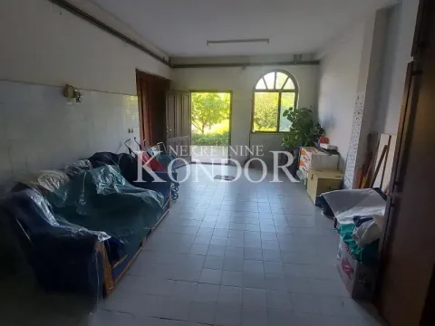 Prodaja, kuća, 250m², Stari Banovci, Stara Pazova - image 14