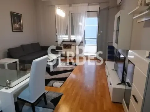 Izdavanje, četvorosoban stan, 90m², Bulevar Oslobodjenja, Novi Sad Sve Podlokacije - image 3