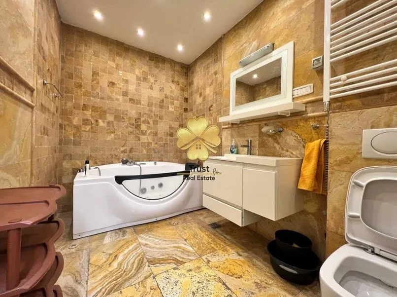 Izdavanje, dvosoban stan, 90m², Preko Morače, Podgorica