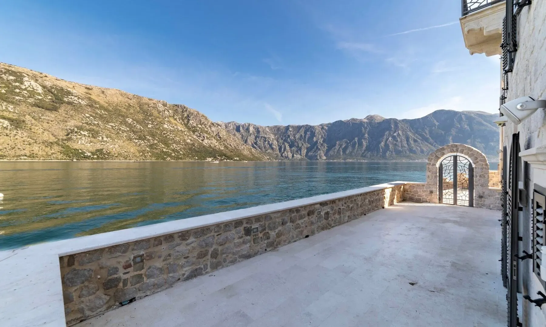 Prodaja, ugostiteljski objekat, 731m², Stoliv, Kotor