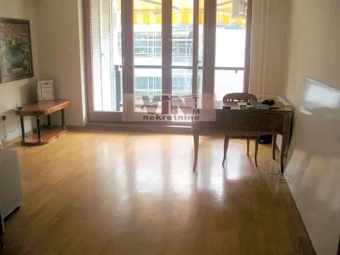 Izdavanje, trosoban stan, 87m², Altina, Beograd - image 2